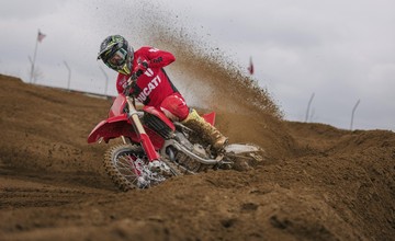 Otestujte Ducati Desmo 450MX