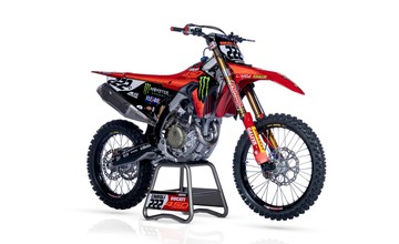 Desmo 450 MX na prodejně v Praze